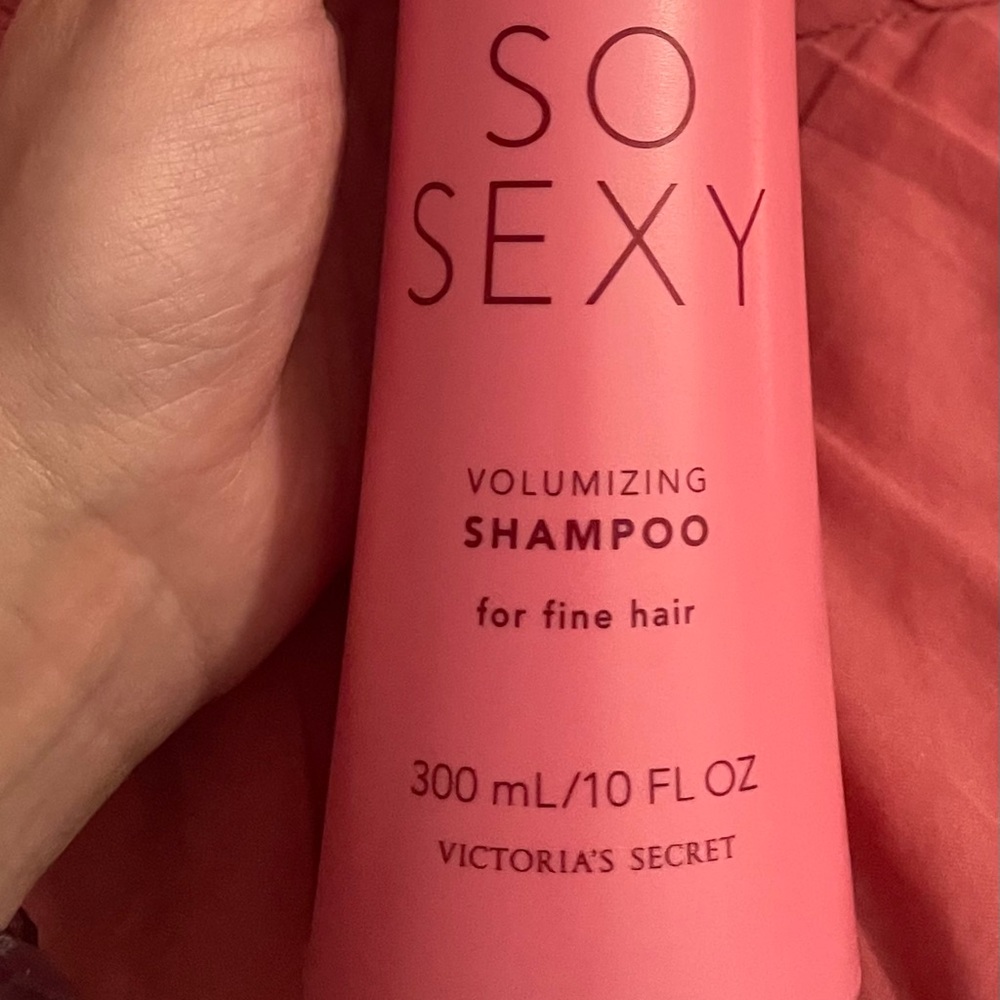 ISO 💄 Victoria’s Secret so sexy volumizing shampoo for fine hair
